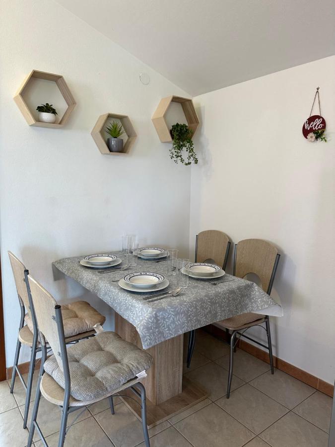 Apartment Murva Premantura Eksteriør billede